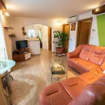 Ole Apartment Tolmin