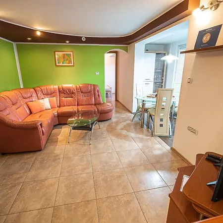 Ole Apartman *